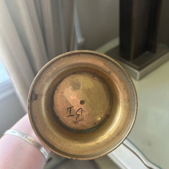 BRASS vintage 1950 Elegant Gold and Red Decorative Vase 🏺 - Picture 4 of 6